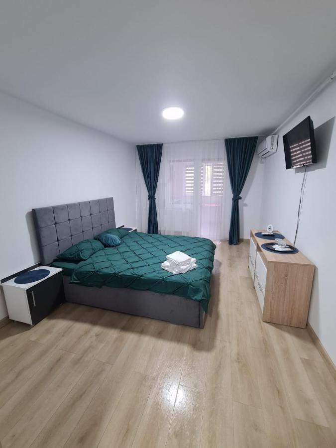 Garsoniera Luxury Lorena Pitesti Ngoại thất bức ảnh